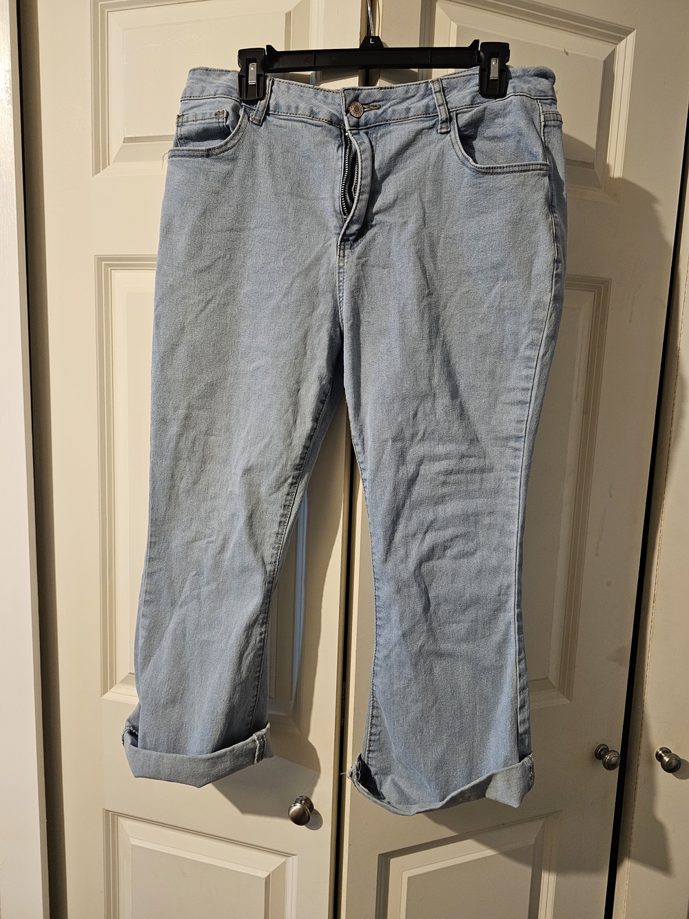 Light Blue Cropped Women’s Jeans - Relaxed Ankle Fit